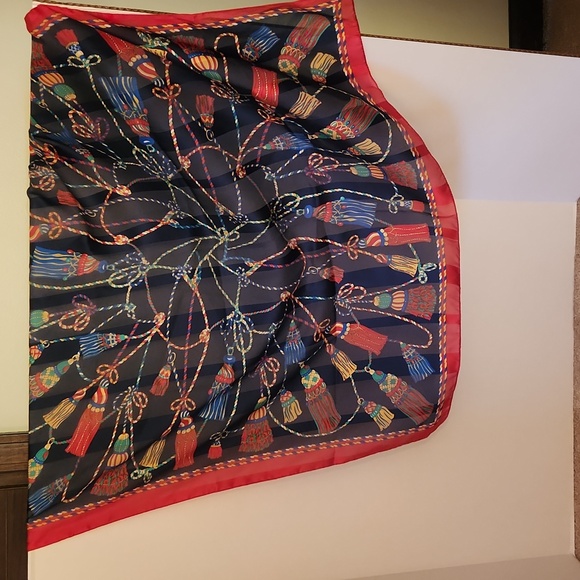 Challis By Berkshire VTG Scarf Red Blue Multi TASSEL motif 28" square - Picture 1 of 3